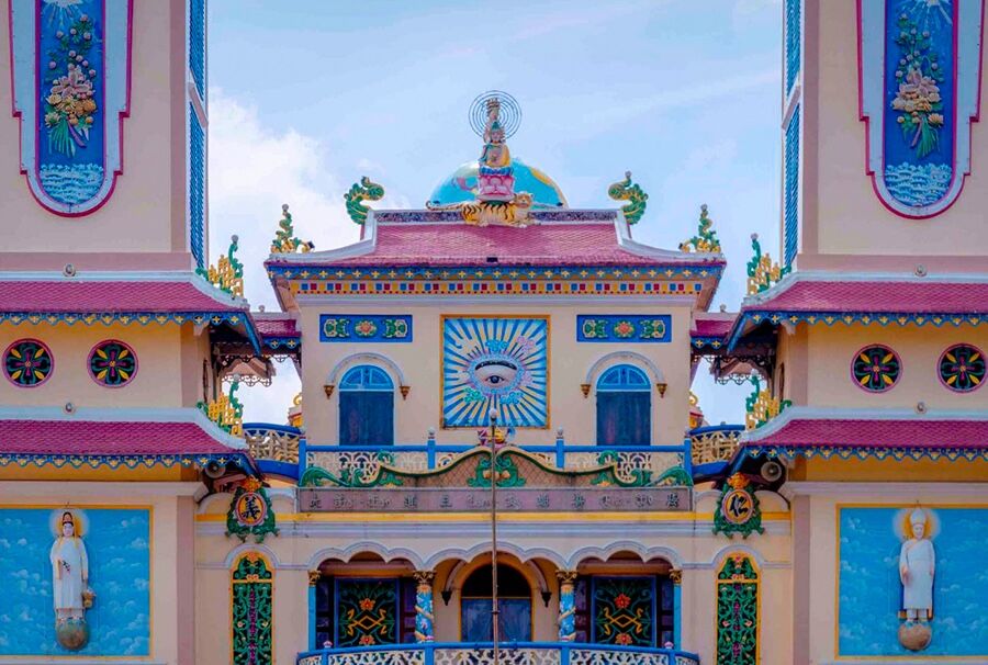 Experience Cao Dai Holy See’s culture with guided tours